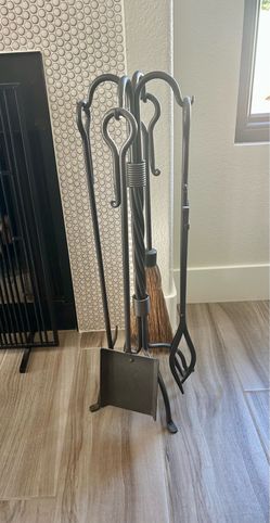 Fireplace Tool Set – Wrought Iron – Complete Set