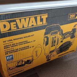 Dewalt New Kit 15 Coil Roofing Nailer XR BRUSHLESS, Battery And Charger 