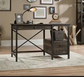 Oak wood and iron desk with 2 drawers