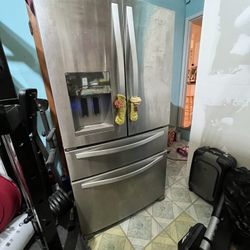 Whirlpool French Door + Produce Drawer FRIDGE