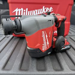 MILWAUKEE M18 FUEL Overhead Rotary Hammer $250 Solo Herramienta