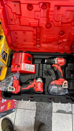 Milwaukee M18 Drill & Impact Driver Combo Kit