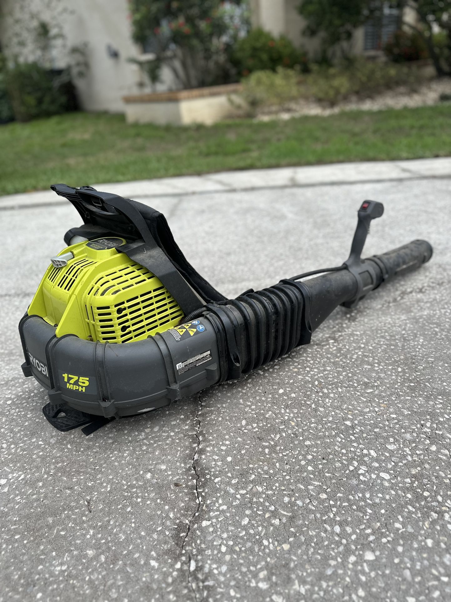 175 MPH 760 CFM 38cc Gas Backpack Leaf Blower