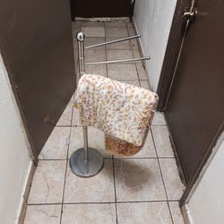 House able Towel Holder Stand