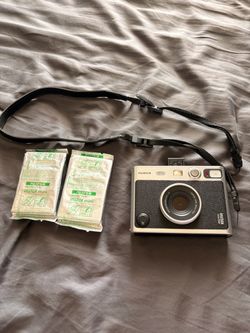 Fujifilm Instax Mini Evo hybrid digi cam photo printer