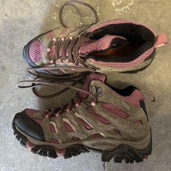 Marrel Women’s Hiking Boots Size 8