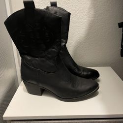 Black Cowboy Boots