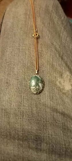 Green emerald gold necklace