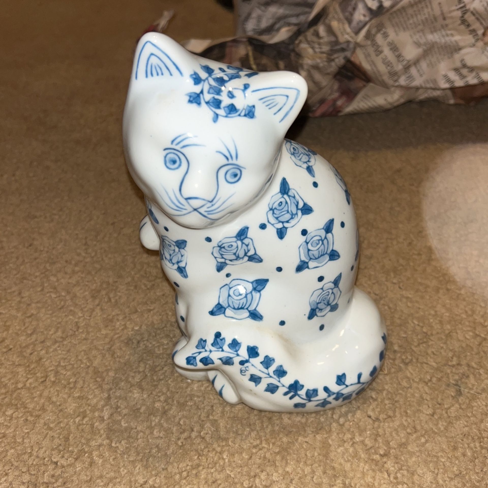 Ceramic Porcelain Asian Style Blue & White Floral Sitting Cat Figurine