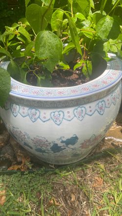 Larger vintage ceramic planter