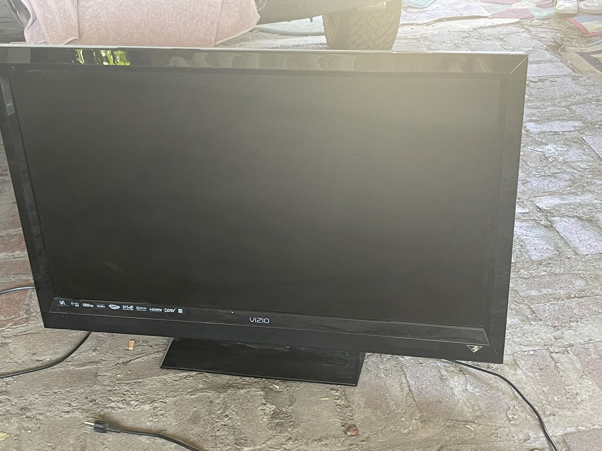 Vizio TV “40”