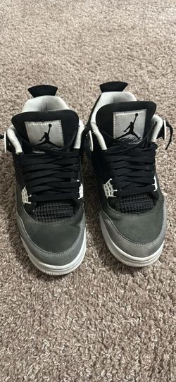size 10 black jordan 4