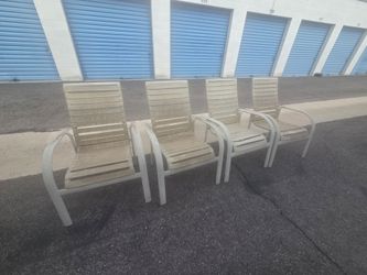 Set of 4 Outdoor Patio Arm Chairs