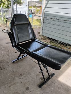 Massage table o tattoo
