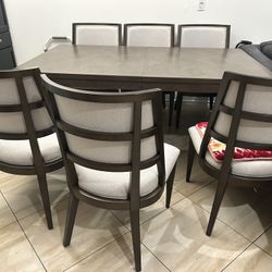 Leaving Room Table With Chairs