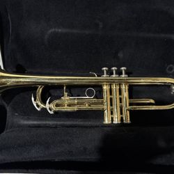 King TEMPO 600 Student Trumpet Outfit USED with carrying case