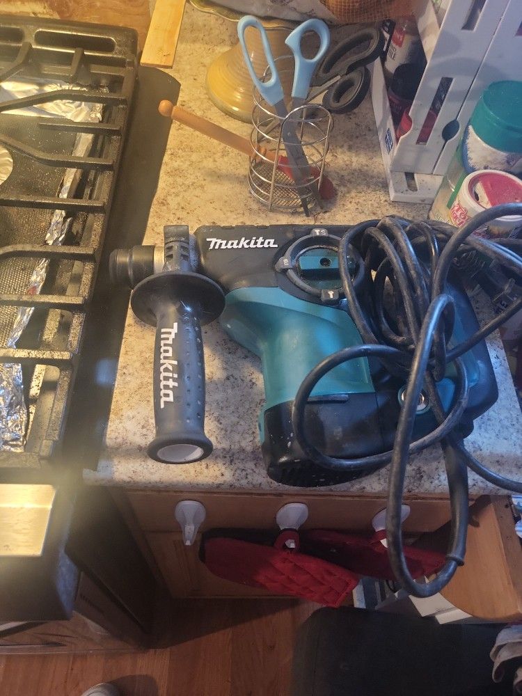 Makita Hammer Drill With Case And Bits