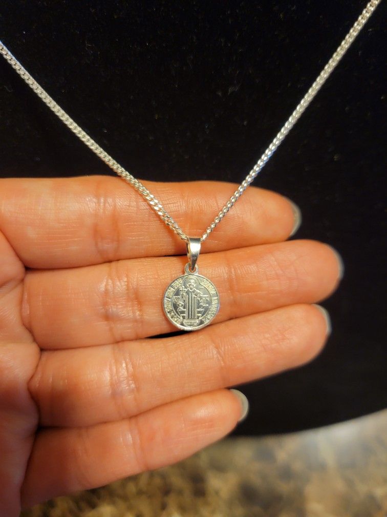 Italy 925 Sterling Silver Dainty Cuban Link Necklace 22" w/ Small Mini Charm for Women $40 Each Set Plata 925 Cadena con Dije Para Mujer $40 Cada Set