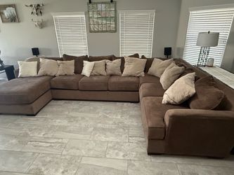 Brown 3 piece couch