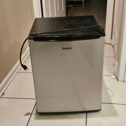 Galanz Mini Fridge Price Negotiable 