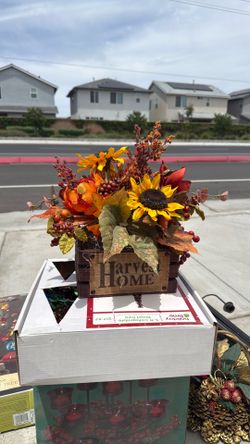 Holiday and home decor- free – you pick up – Visalia