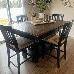 Dinning Table 