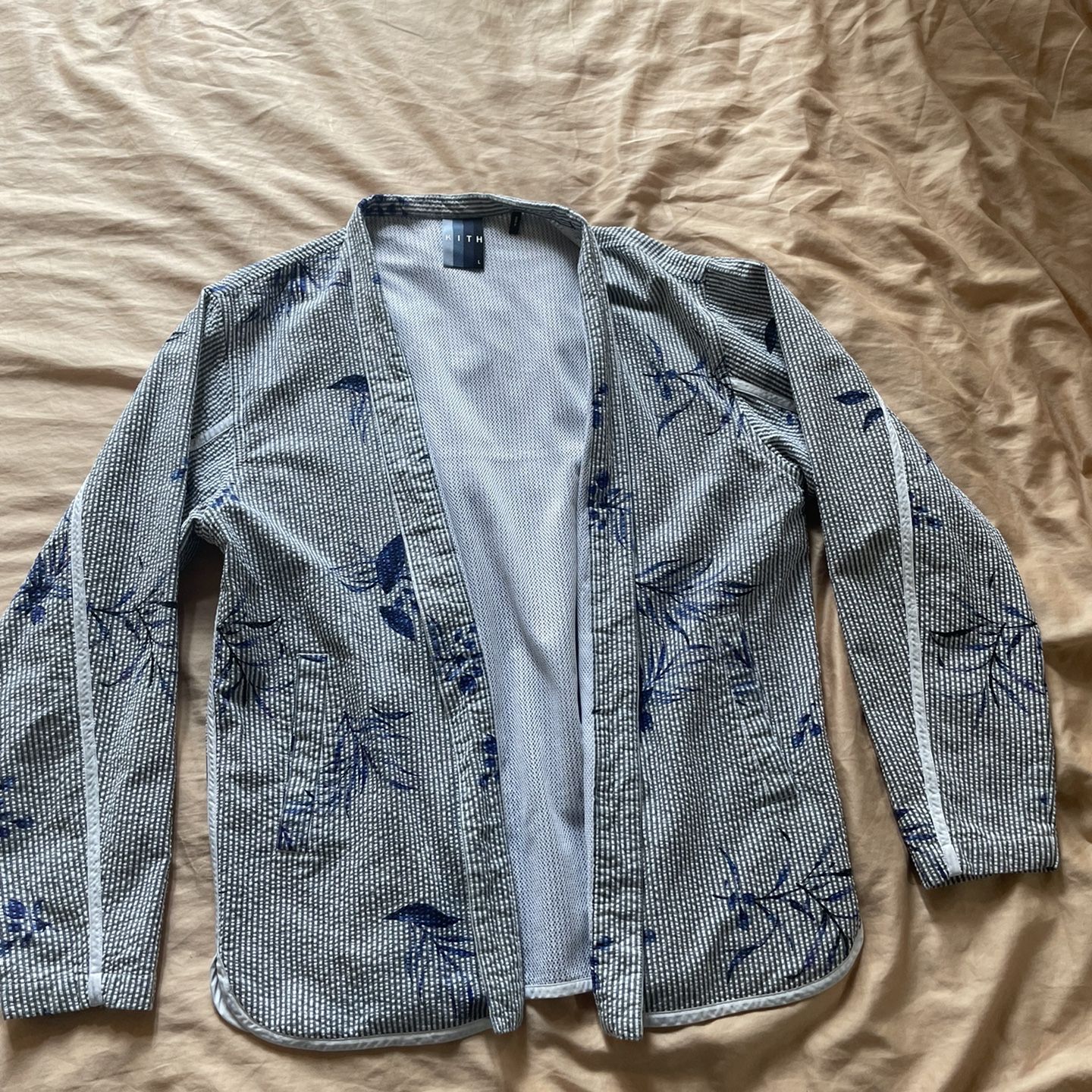 Kith Blue Floral Print Seersucker Kimono Jacket Large for Sale in