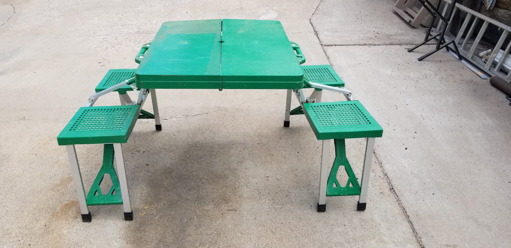 Fold up Picnic table & chairs