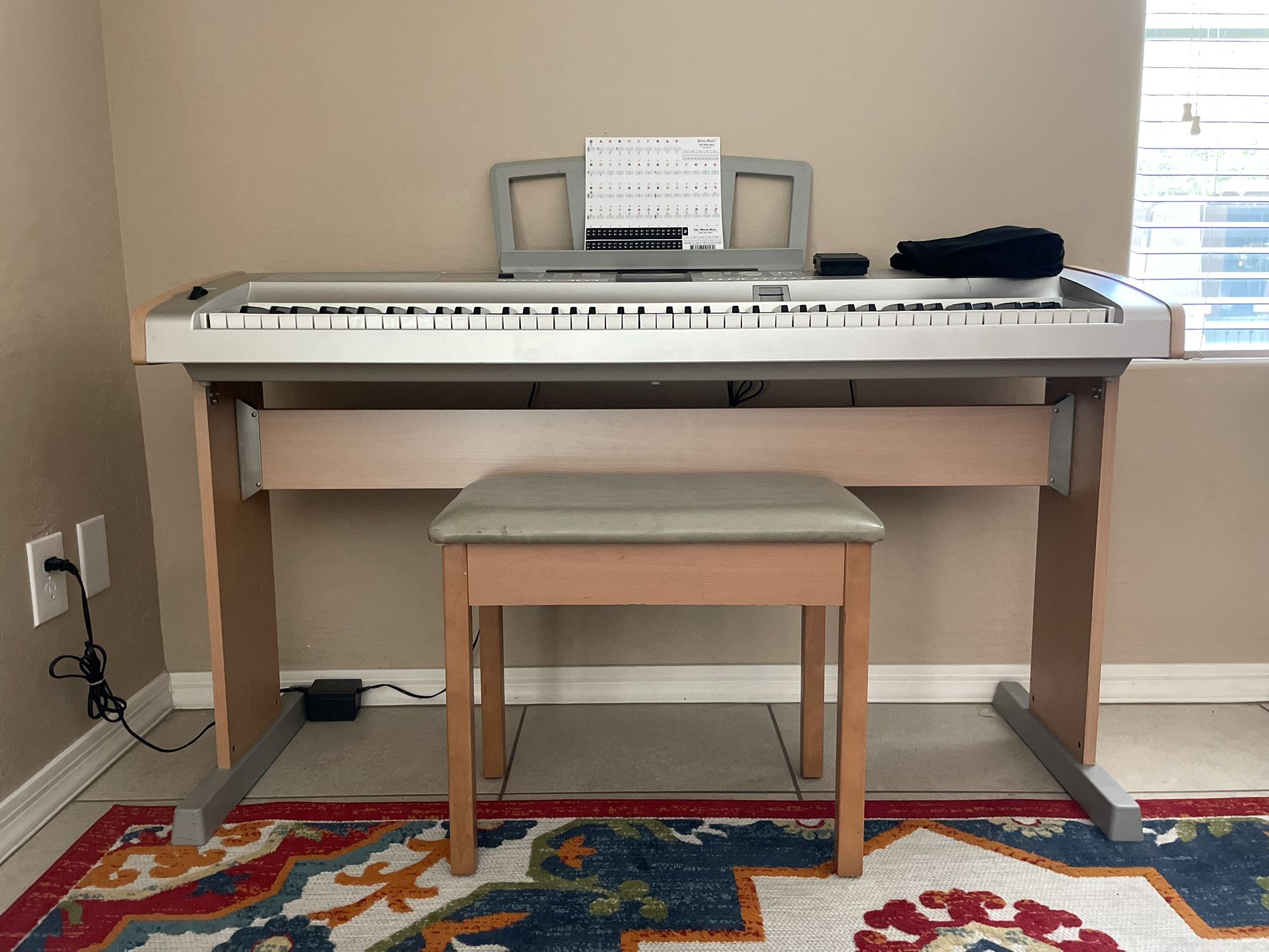 Yamaha DGX-505 88-Key Portable Grand Digital Keyboard and Wood Grain Stand