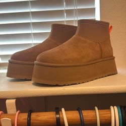 UGG Platforms Size 8