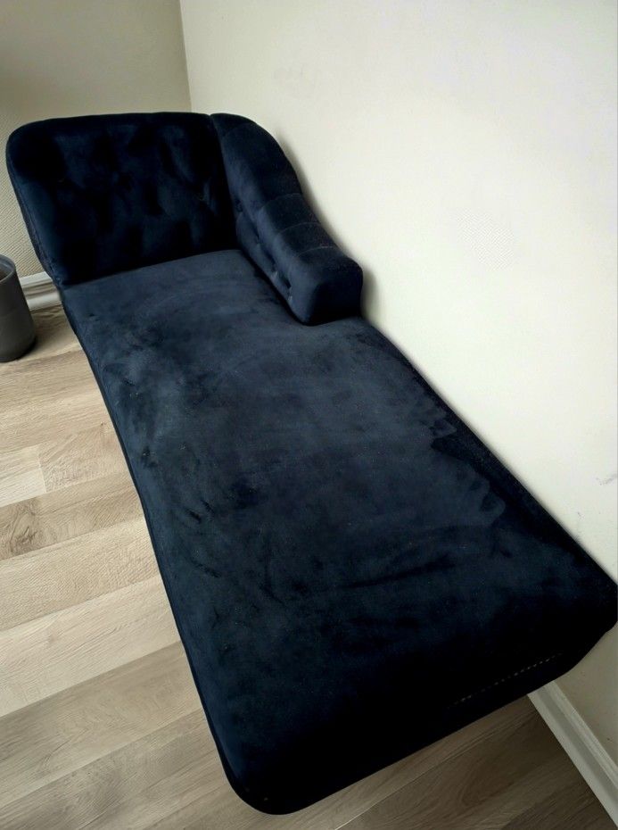 Bedroom/Living Room Side Couch/Decor