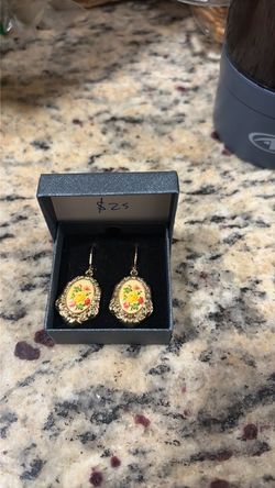 Earring 🤷🏼♀️