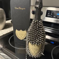 Real Never Open Real Dom Perdigón Studs