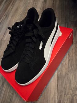 New Men’s Pumas Size 10