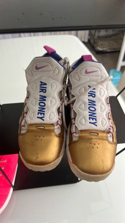 Youth size 7 Nike  sneakers