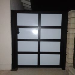 Custom Gates And Rails