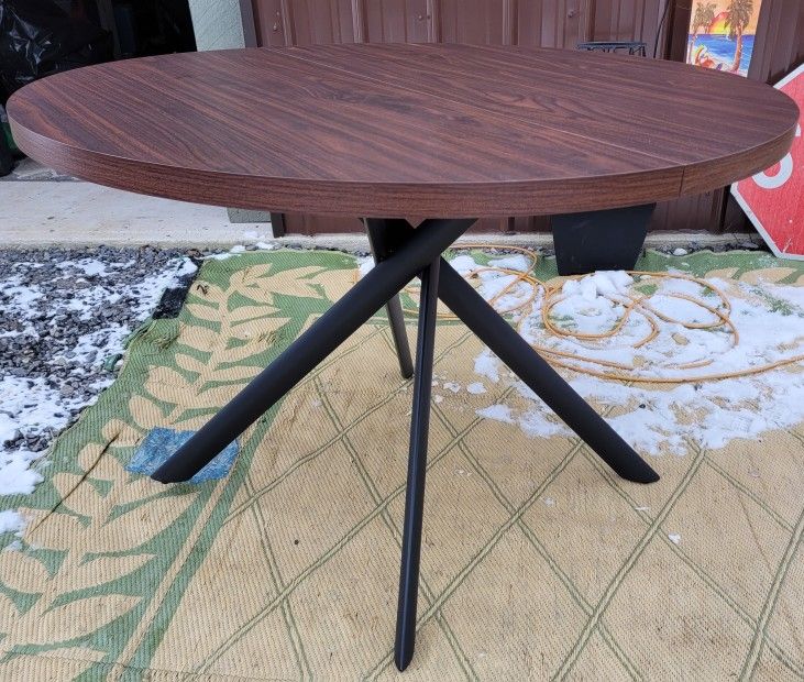 New Round Dining Room Table