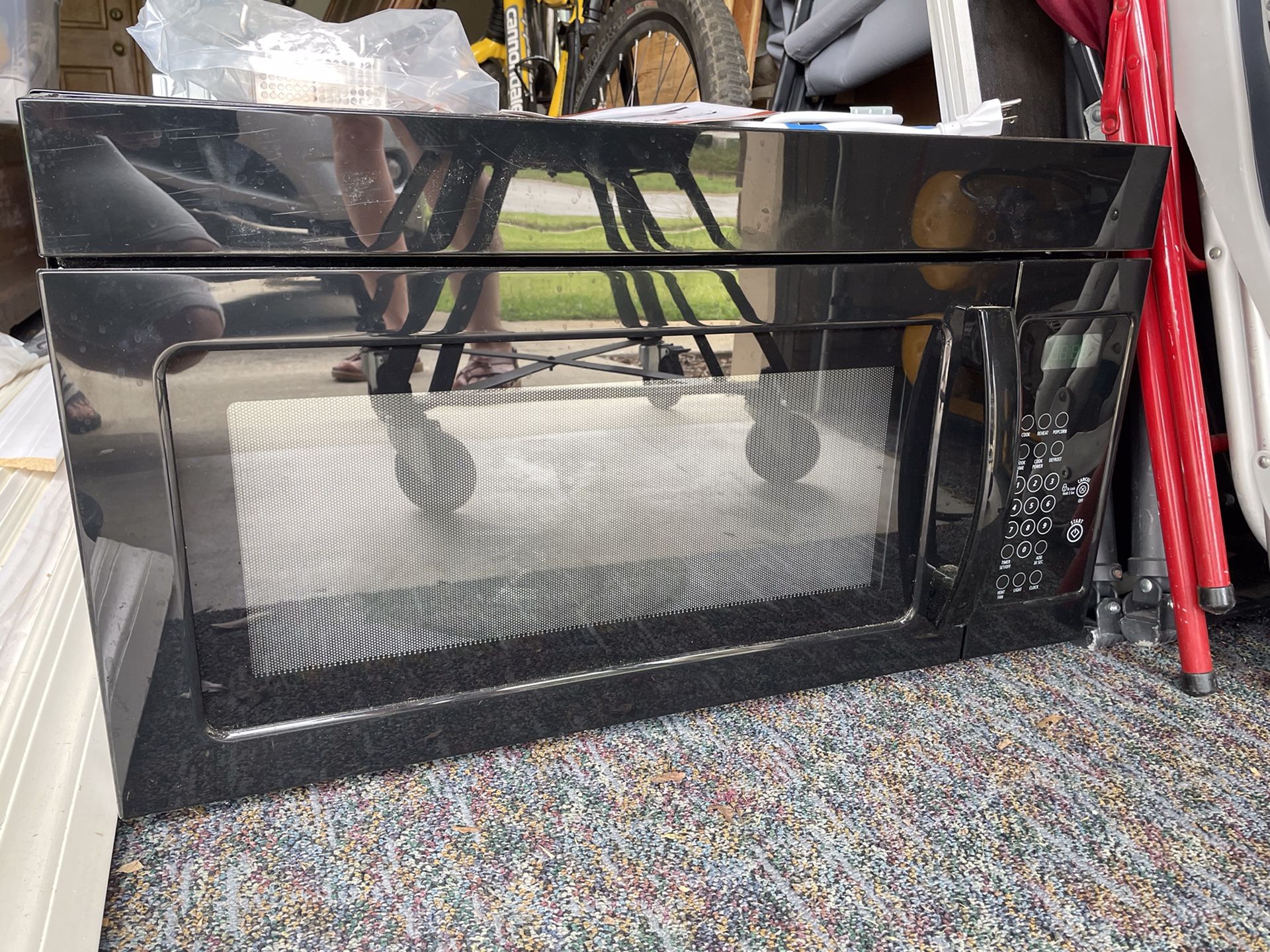Whirlpool Microwave UMV1160CB