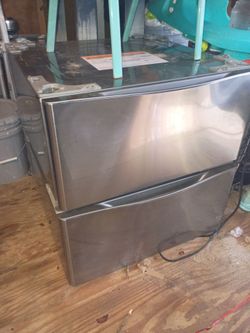 Stainless Steel washer and dryer pedestal
