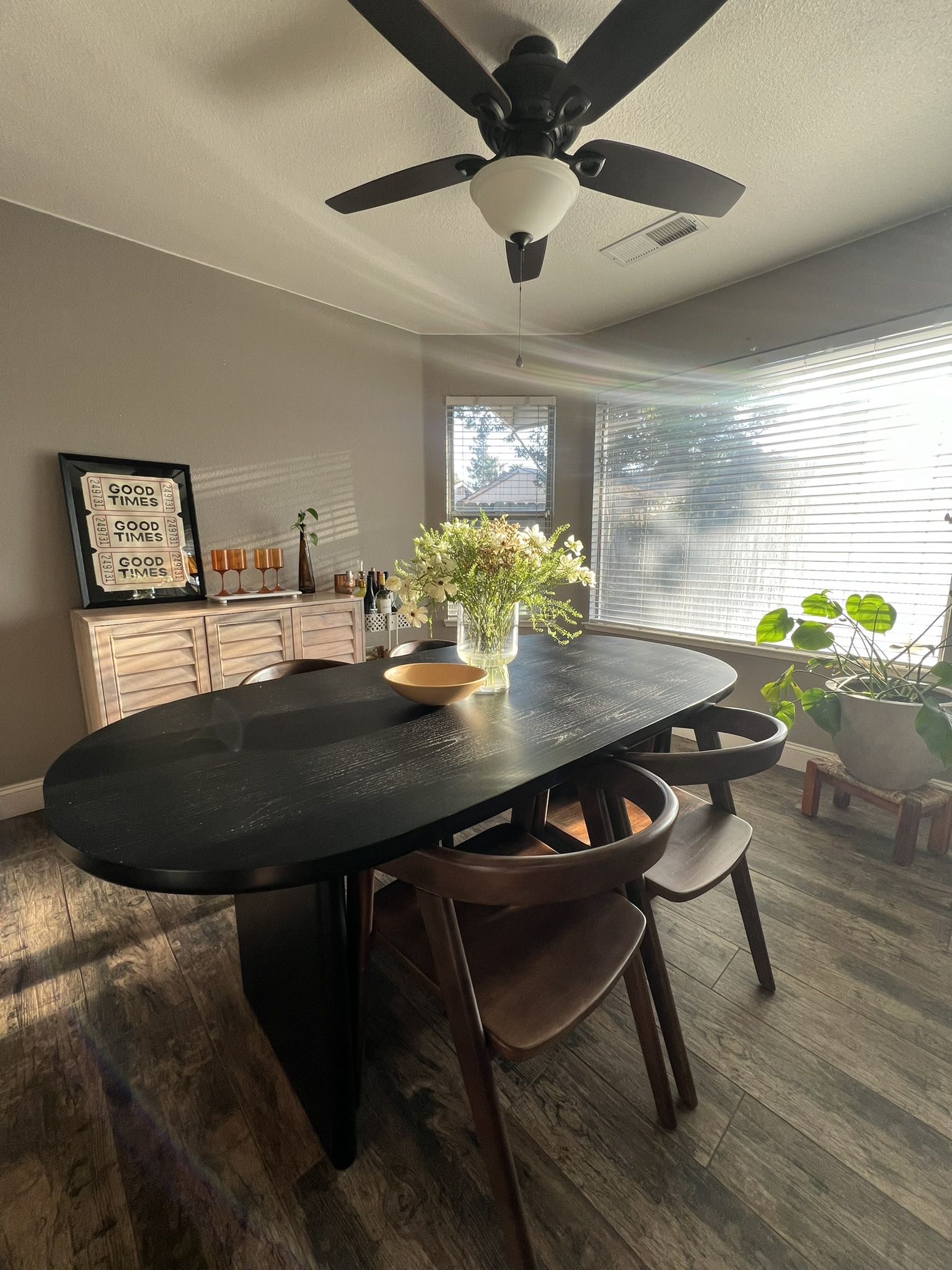 Dining Table And Chairs Black Table Plus 4 Brown Chairs $650