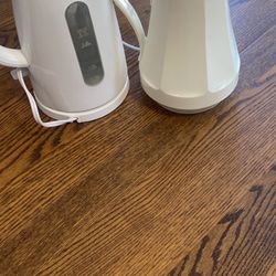 Walmart 1.7 Liter Plastic Electric Kettle White with VTG Genuine Thermos Coffee Butler Carafe 430