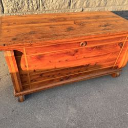 Vintage Solid Cedar Hope Chest / Blanket Chest – 42” – Rustic Storage Trunk – Needs Minor Repair