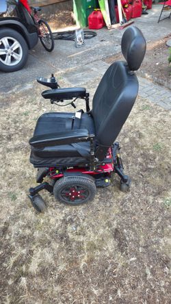2024 Quantum Edge 3 Power Chair