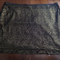 Mini Skirt / Gold and Back Size Large