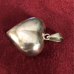 Lovely Puffy Silver Heart Pendant 