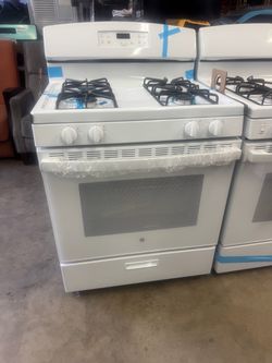 Stove gas range GE self cleaning white 30”