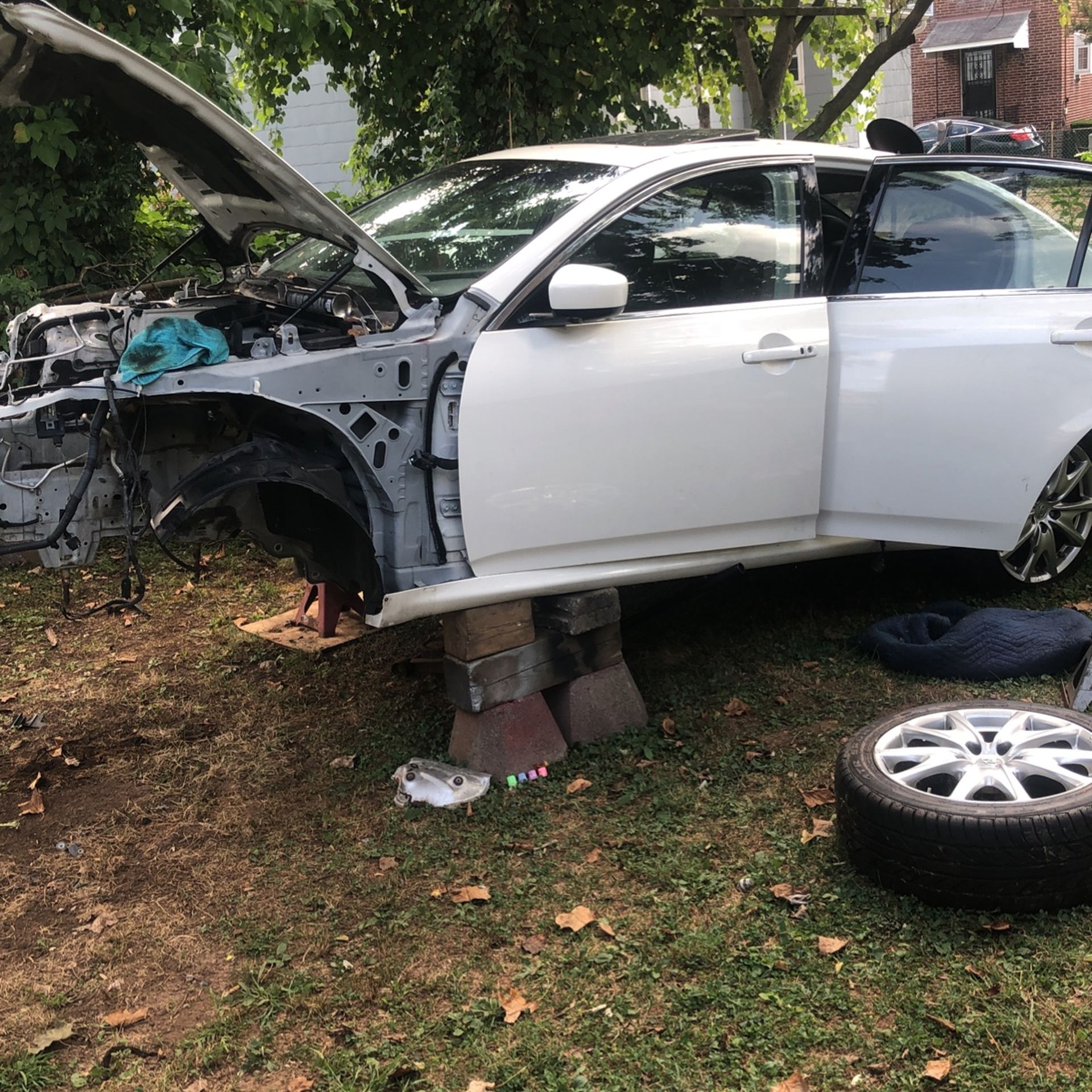 2011 G37x Part Out