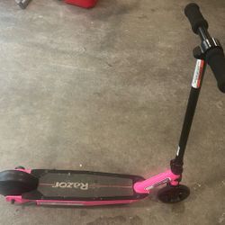 Razor E90 Electric Scooter 