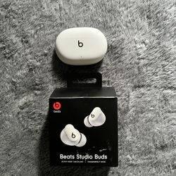 Beats Studio Buds