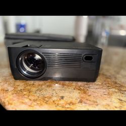 Roconia Bluetooth & HDMI Projector 